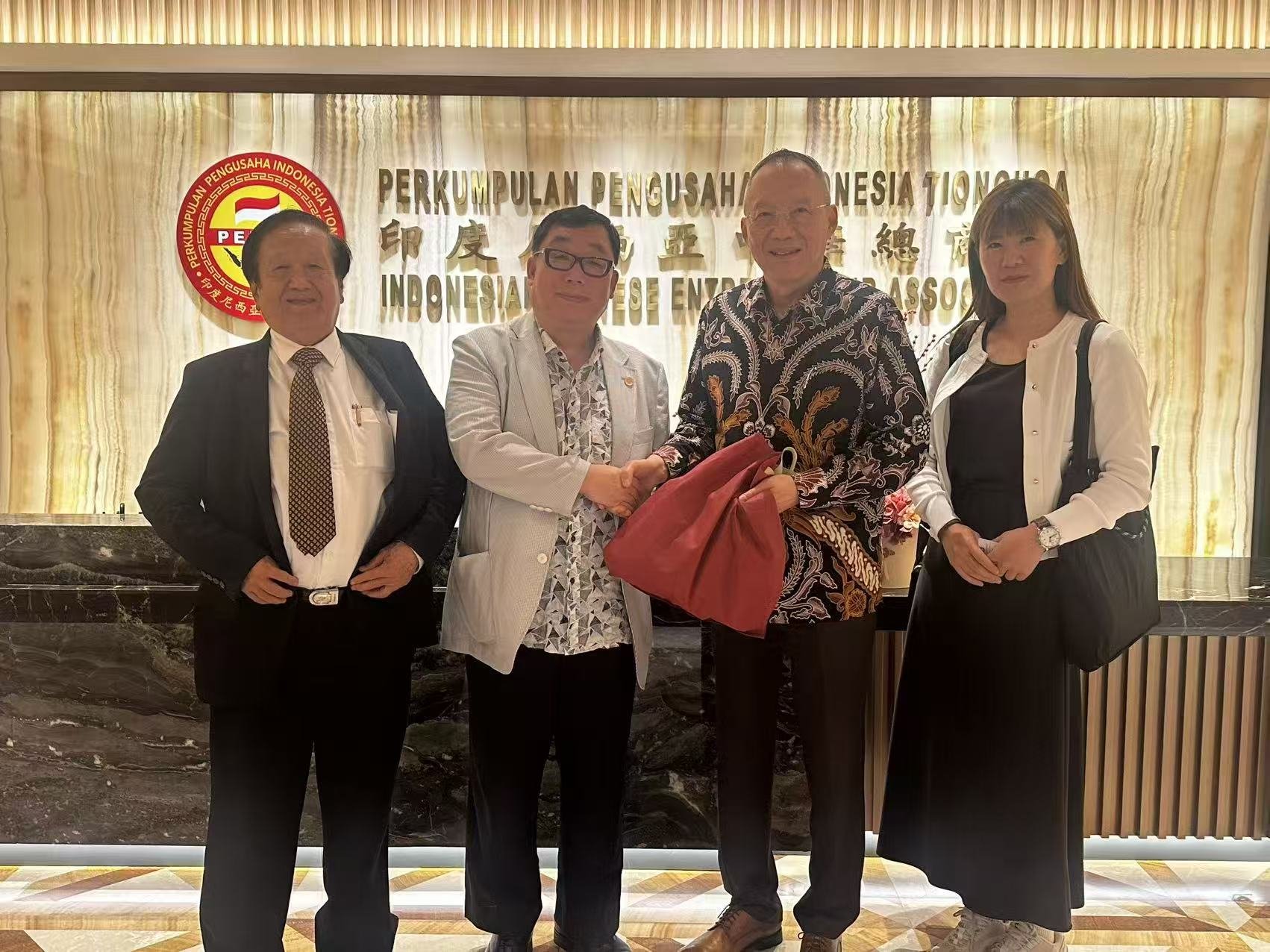 西日本华侨华人社团联合会张永胜会长一行走访印尼中华总商会